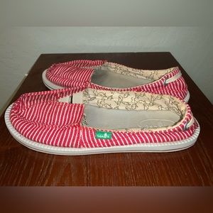 Sanuk Red White Stripe Castaway Slip on Beach Shoes, Womens Size 6, EUR 37